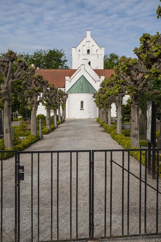 Vallkärra kyrka