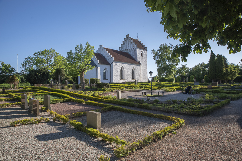 Häljarps kyrka