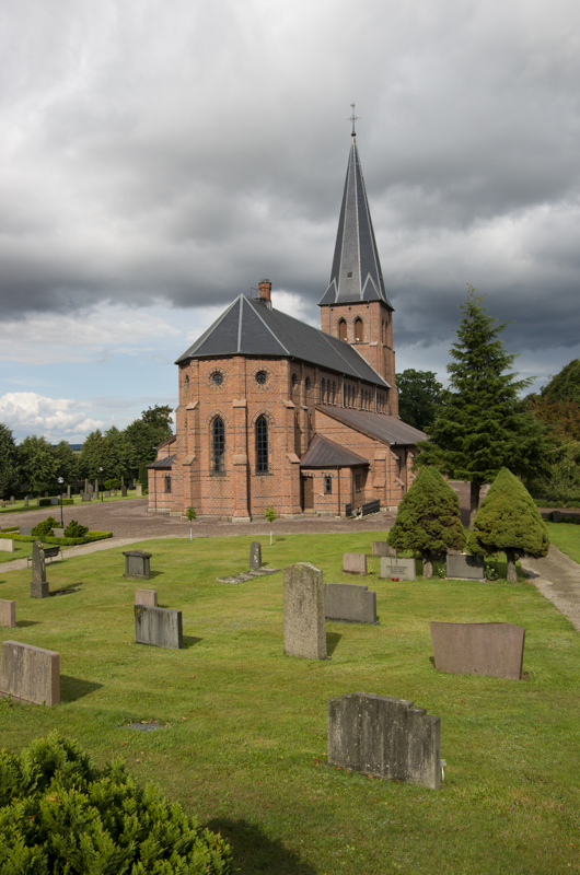 Hyby kyrka